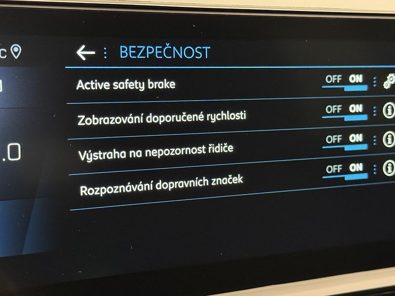 Peugeot 5008 1.5 BlueHDi Allure  CZ 1.maj - fotka 44 z 49