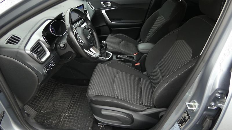 Kia Ceed 1.5 T-GDI 118kW SPIN - fotka 17 z 21