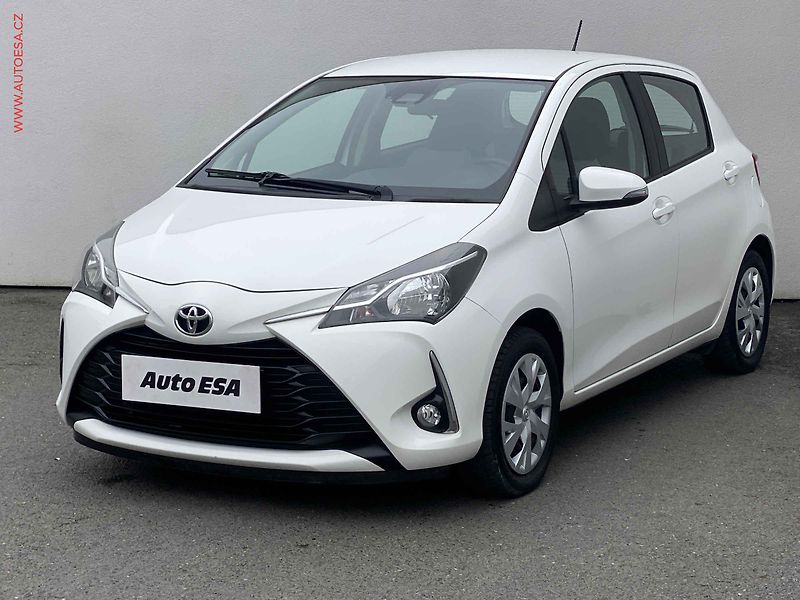 Toyota Yaris (2018) 1.5 i, 2.maj,ČR, servis - fotka 3 z 18