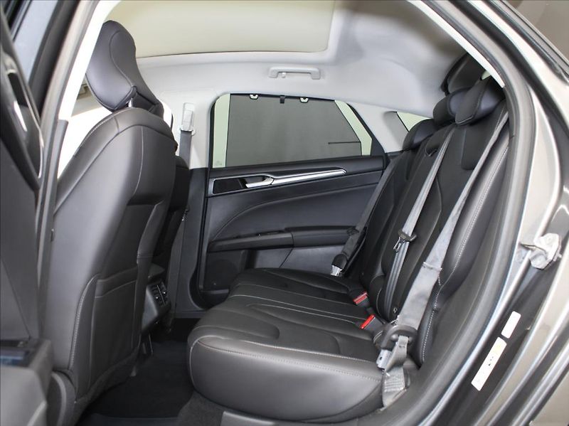 Ford Mondeo 2,0 TDCi 132kW AT Pano. Kůže - fotka 8 z 14