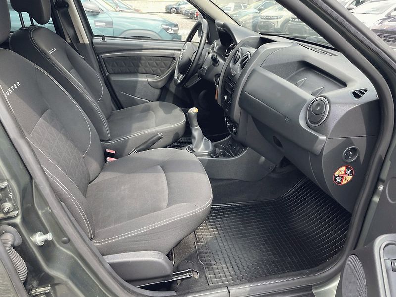 Dacia Duster (2015) 1.6, 84kW,Klima,ČR - fotka 23 z 26