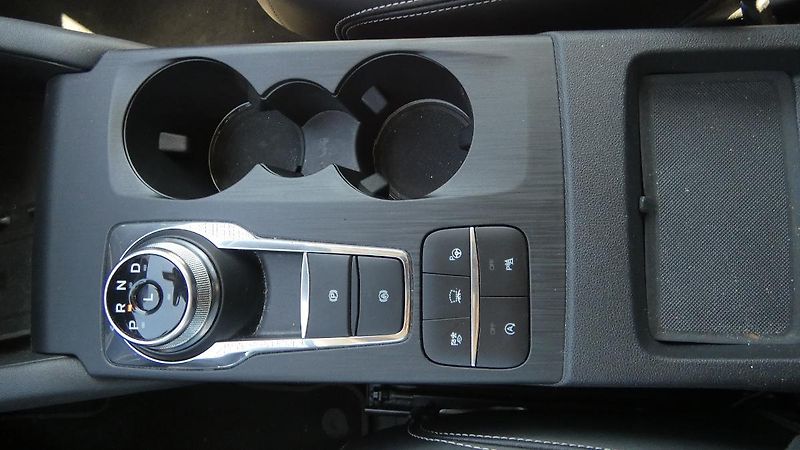 Ford Kuga 2.0 EcoBlue AWD Vignale X 8st. - fotka 18 z 25