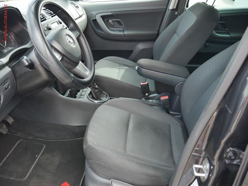 Škoda Roomster (2014) 1.2TSi, Ambiente - fotka 9 z 16