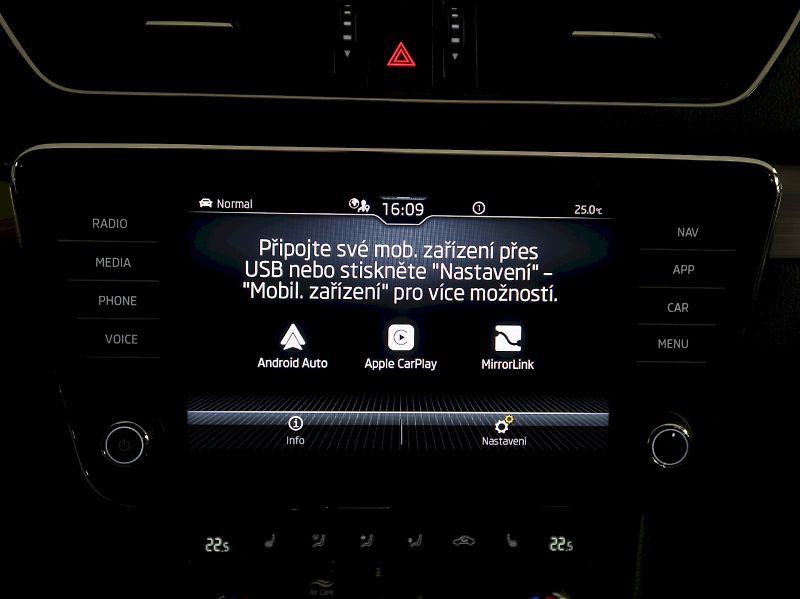 Škoda Superb (2022) STYLE 2.0TSI 140KW - fotka 25 z 39