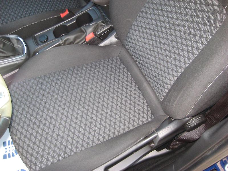 Opel Astra 1.6 CDTi ENJOY + ALU DPH ČR!!! - fotka 17 z 35