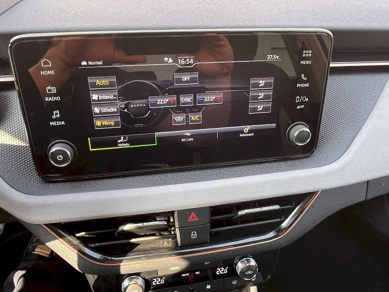 Škoda Kamiq (2025) 1,5TSI 110KW Top Selection - fotka 24 z 25