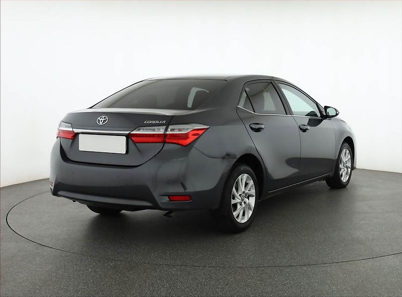 Toyota Corolla (2018) 1.6 Valvematic, Serv.kniha - fotka 5 z 17