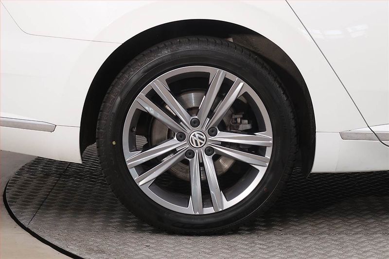 Volkswagen Arteon (2019) R-line 2.0 BiTDI 4Motion - fotka 15 z 21