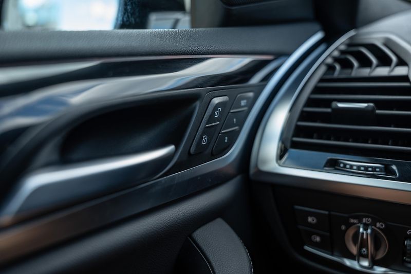 BMW X4 (2019) M40d PANO, LED, HD Hi-Fi - fotka 11 z 28
