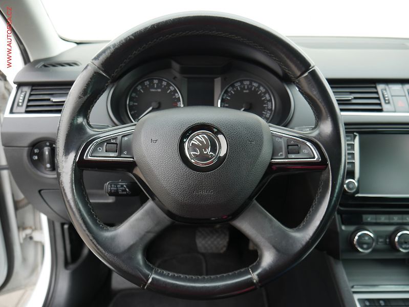 Škoda Octavia (2014) 2.0TDi, DSG, navi, bixen - fotka 17 z 17