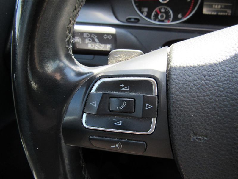 Volkswagen Passat 2,0 TDI 125kW DSG - fotka 21 z 37