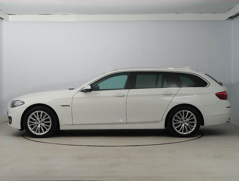 BMW Řada 5 (2015) 530d, Automat, Serv.kniha - fotka 3 z 23