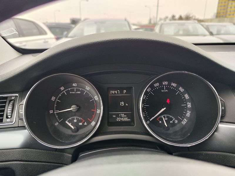 Škoda Superb 1.8 TSi/118kW Comfort DSG ČR - fotka 15 z 33