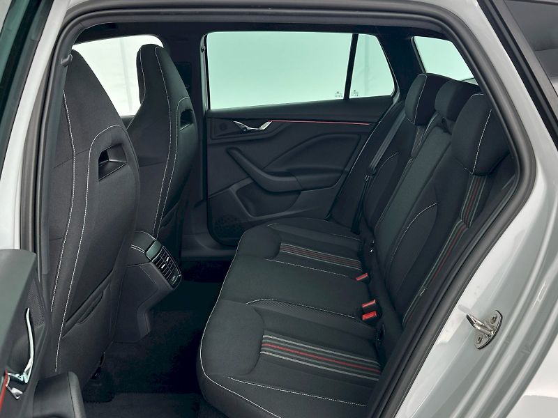 Škoda Scala (2025) DSG 1.5TSI 110kW Monte Carlo - fotka 8 z 33