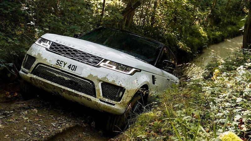 Range Rover Sport SVR.
