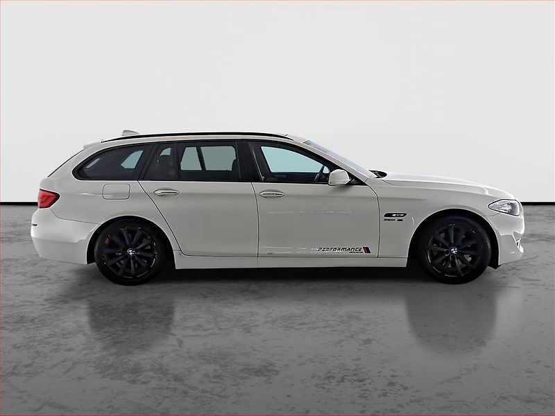 BMW Řada 5 (2012) 525d xDrive, 4X4, Automat - fotka 6 z 21