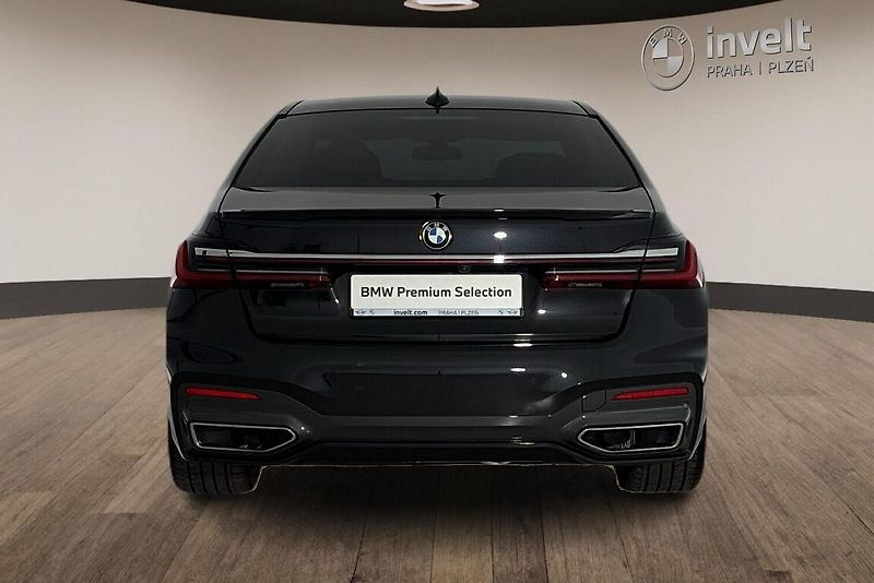 BMW Řada 7 740d xDrive - fotka 4 z 29
