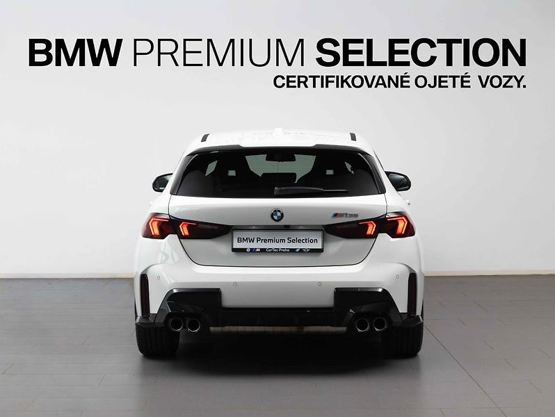 BMW Řada 1 M135 xDrive - fotka 4 z 22
