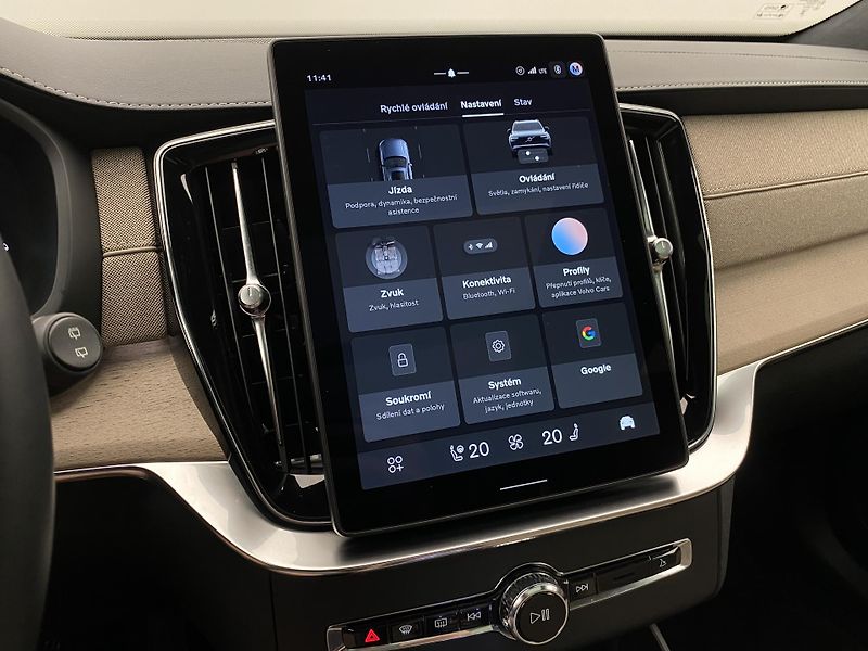 Volvo XC90 (2025) T8 AWD Plug-in DARK ULTRA - fotka 56 z 75