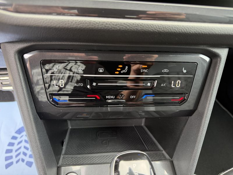 Volkswagen Tiguan Allspace R-Line 2,0 TDi/110kW 4x4 DSG  - fotka 50 z 106
