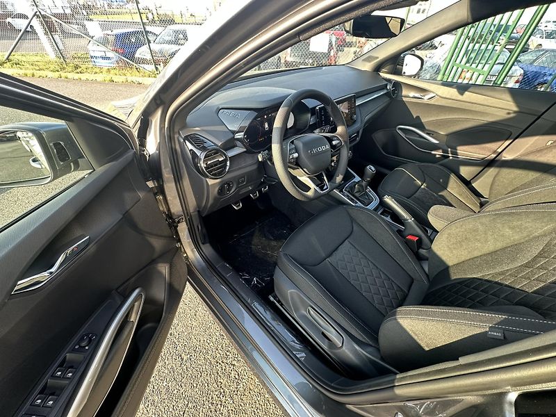 Škoda Fabia DYNAMIC 1.0TSI 85kW - fotka 6 z 13