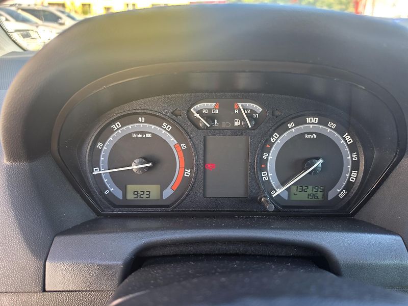 Škoda Fabia 1.2 HTP Park Senzor Klimatizac - fotka 6 z 18