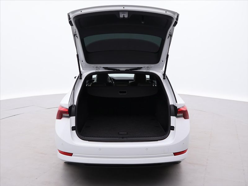 Škoda Octavia 1,5 TSI 110kW Style LED CZ - fotka 9 z 38
