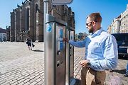 Parkovací automat na Náměstí Republiky v Plzni.