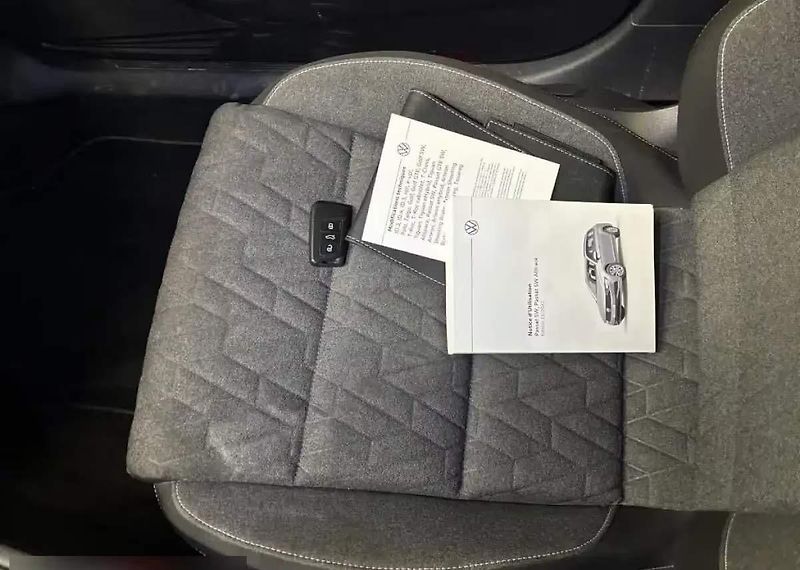 Volkswagen Passat (2023)  Variant Business 2.0 TDi, DSG - fotka 8 z 10