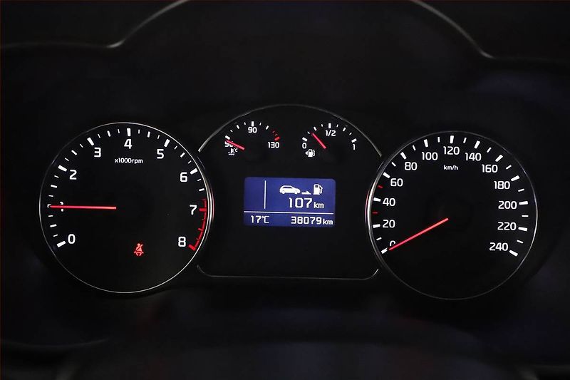 Kia Carens (2014) 1.6 GDI, Tempomat - fotka 9 z 15