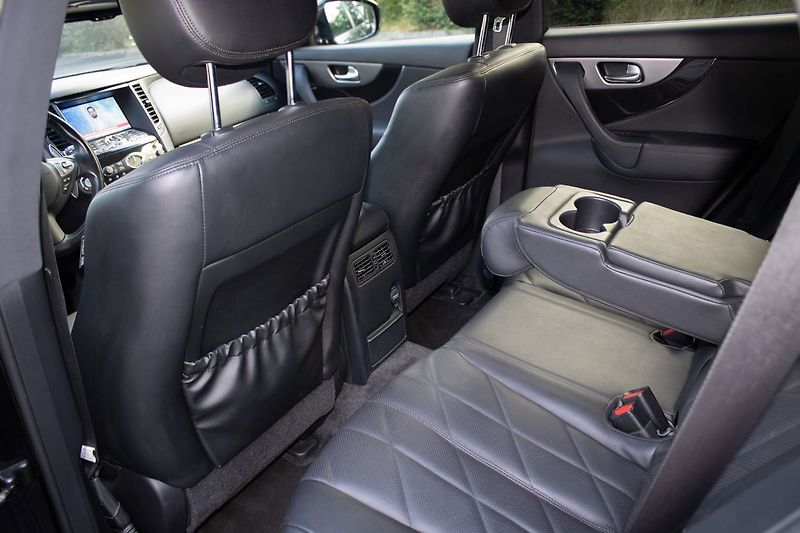 Infiniti QX70 Verze S, servisované, DVB-T - fotka 50 z 53