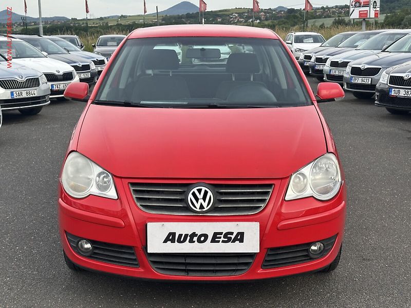 Volkswagen Polo (2008) 1.2HTP, AC - fotka 2 z 14