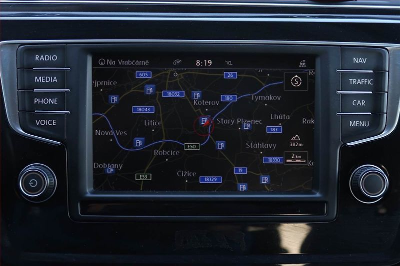Volkswagen Touran (2017) 2.0 TDI, Automat, Serv.kniha - fotka 16 z 20