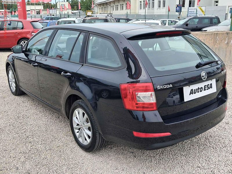 Škoda Octavia (2015) 2.0 TDi, ČR, AC, výhřev sed - fotka 6 z 19