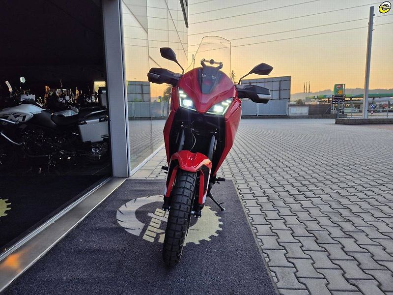 Moto Morini X-Cape 650 (2026) X-Cape 700 (2026) – 1. majitel - fotka 9 z 20