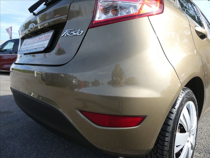 Ford Fiesta 1,2 i 60kW 1.MAJITEL, SERVISKA - fotka 10 z 44