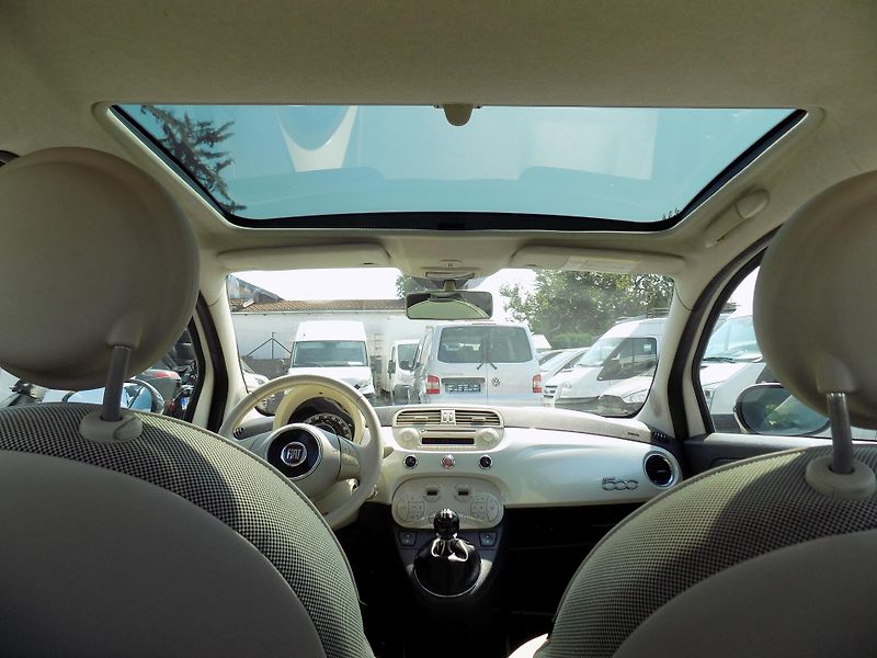 Fiat 500 1,2I 51 KW LOUNGE AUTOKLIMA - fotka 26 z 42