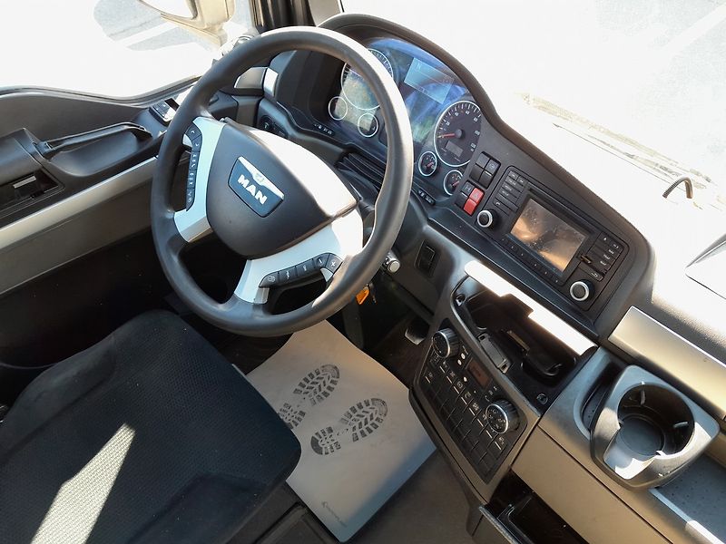 MAN TGX 26.440 6x2 EEV Retarder - fotka 27 z 39