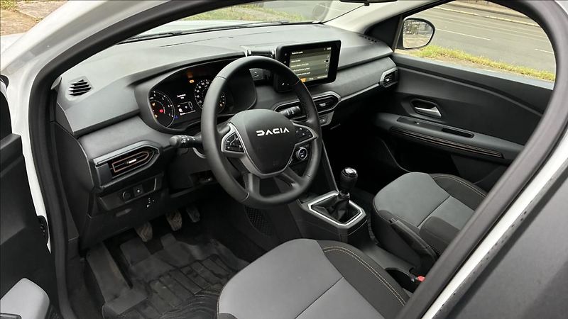 Dacia Jogger 1.0 TCe 81 kW Expression ČR - fotka 7 z 22
