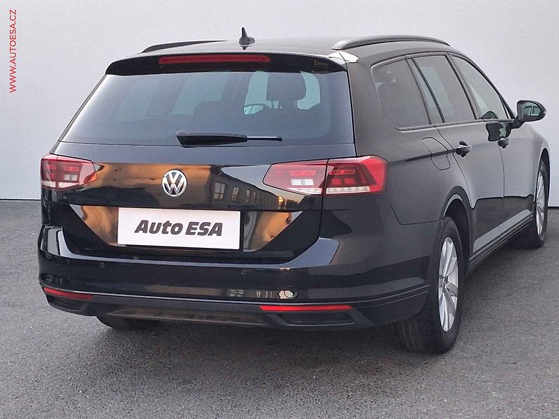 Volkswagen Passat (2019) 1.6TDi, DSG, LED - fotka 4 z 16