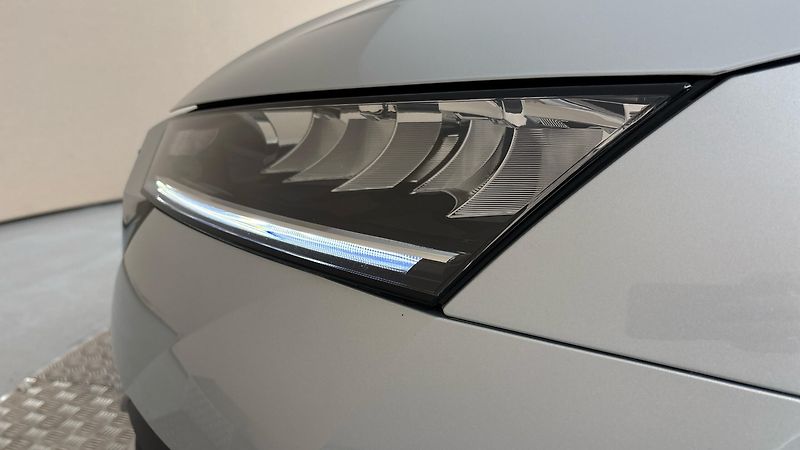 Škoda Octavia 2.0 TDI Ambition Combi - fotka 18 z 25