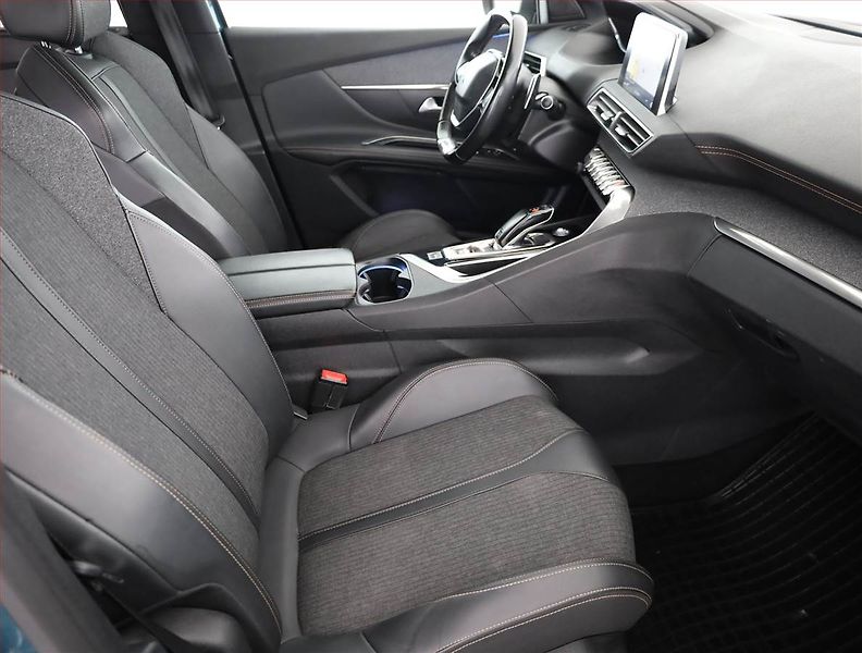 Peugeot 5008 (2019) GT Line 1.5 BlueHDi, Automat - fotka 7 z 19