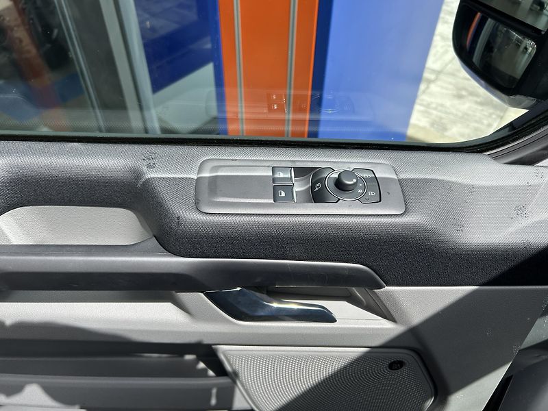 Ford Tourneo Custom 2.0EcoBlue 125kW TITANUIM X L2 - fotka 16 z 36