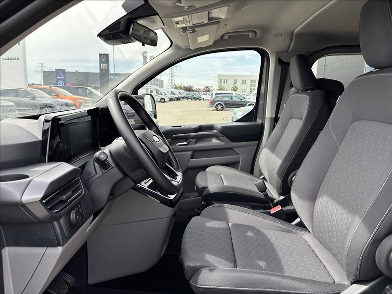 Ford Tourneo Custom 2,0 125kW L2 Titanium  DPH - fotka 25 z 44