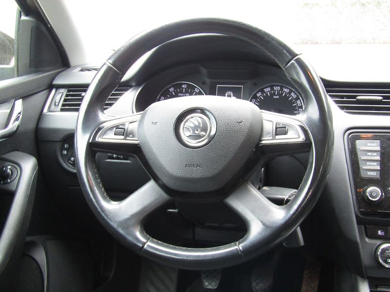 Škoda Octavia (2013) 1.2 TSI 77kW - fotka 16 z 36