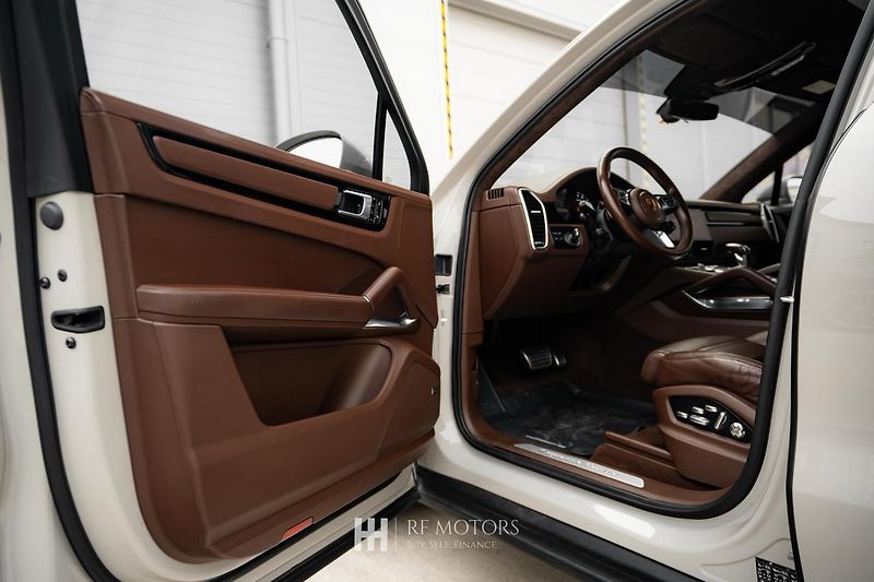 Porsche Cayenne (2020) Coupé Turbo 404kW - fotka 25 z 56