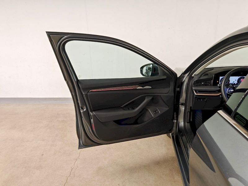 Škoda Superb (2024) Combi 2.0 TDI 142 kW DSG 4x4 L - fotka 24 z 34