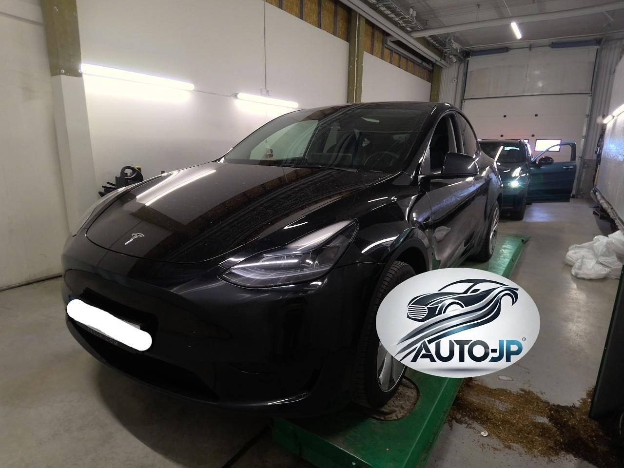 Tesla Model Y RWD LED ACC       PŘIPRAVUJEME