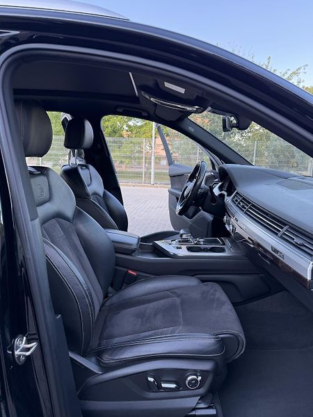 Audi SQ7 (2016) Audi SQ7 - fotka 38 z 43