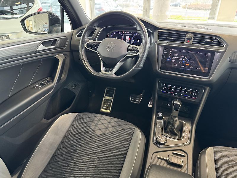 Volkswagen Tiguan (2021) 2,0TSi 4M R-LINE LED NAVI  - fotka 11 z 33
